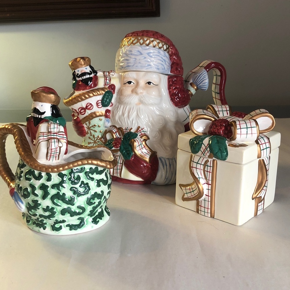 Avon St. Nicholas Teapot, sugar, and creamer NIB/ 2001